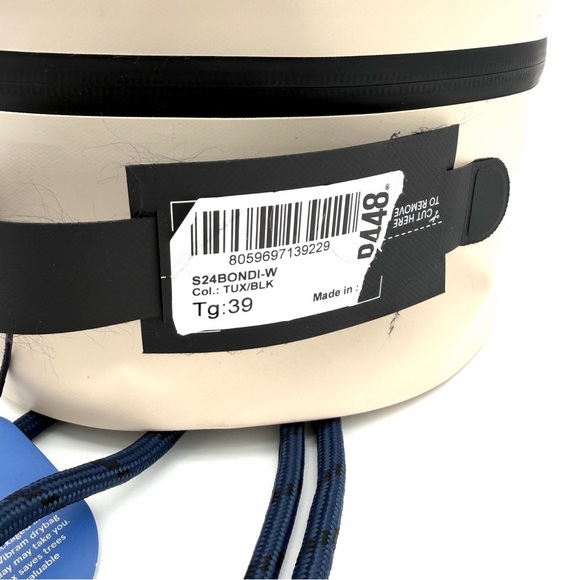 NWT NIB P448 x Vibram Bondi Tux/Black Women's Sandals Flip Flops 39 8.5 Shoes - Picture 8 of 8